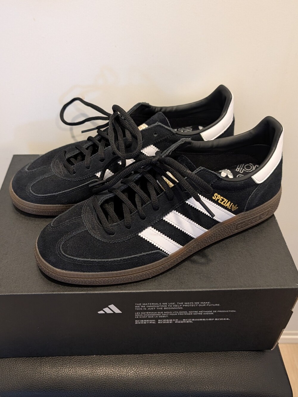 Size 9 - adidas Handball Spezial Black white